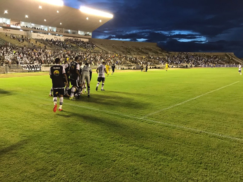 Botafogo-PB joga bem e vence o CSA no Almeidão