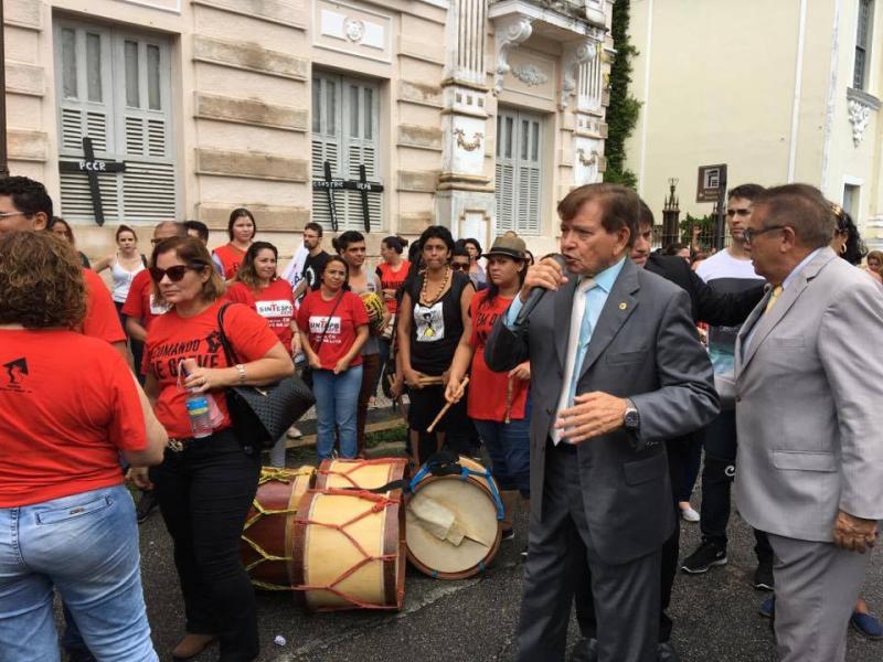 Deputado João Henrique apoia greve dos servidores da UEPB