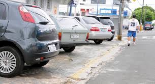 ProconJP vai punir quem usa calçadas rebaixadas em estacionamento privado