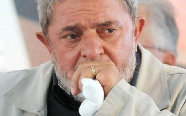 Ex-presidente Lula chora e grava áudio para vídeo que será divulgado pelo PT após prisão