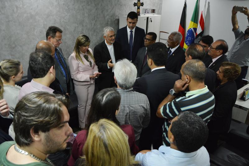 Dom Delson visita Câmara da Capital e diz que a paz deve estar acima dos conflitos