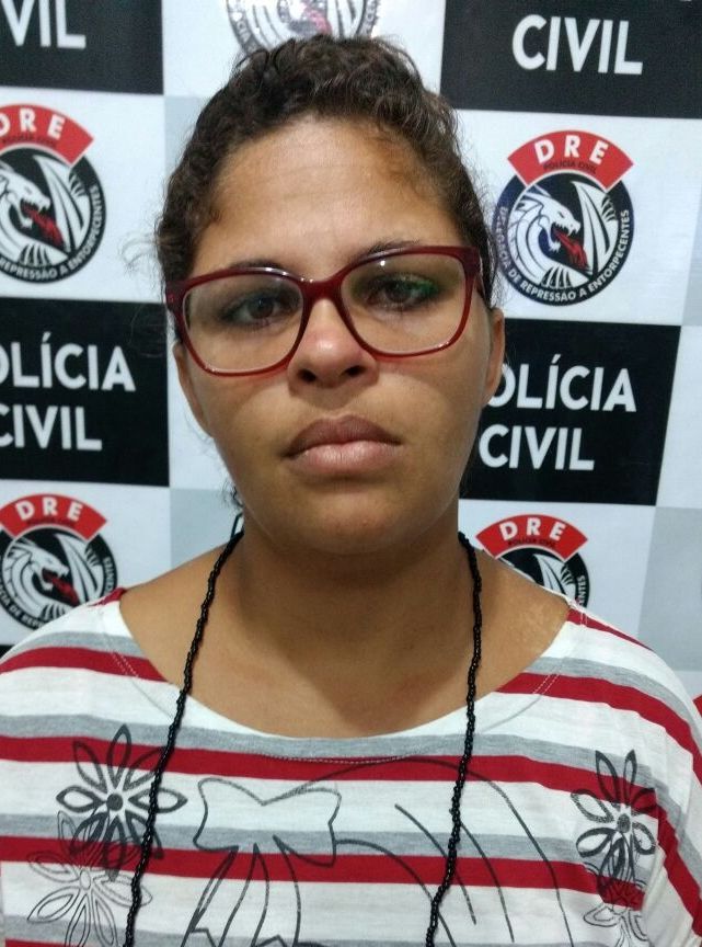 Polícia prende  no Pedregal em CG  suspeita de chefiar ponto de venda de drogas