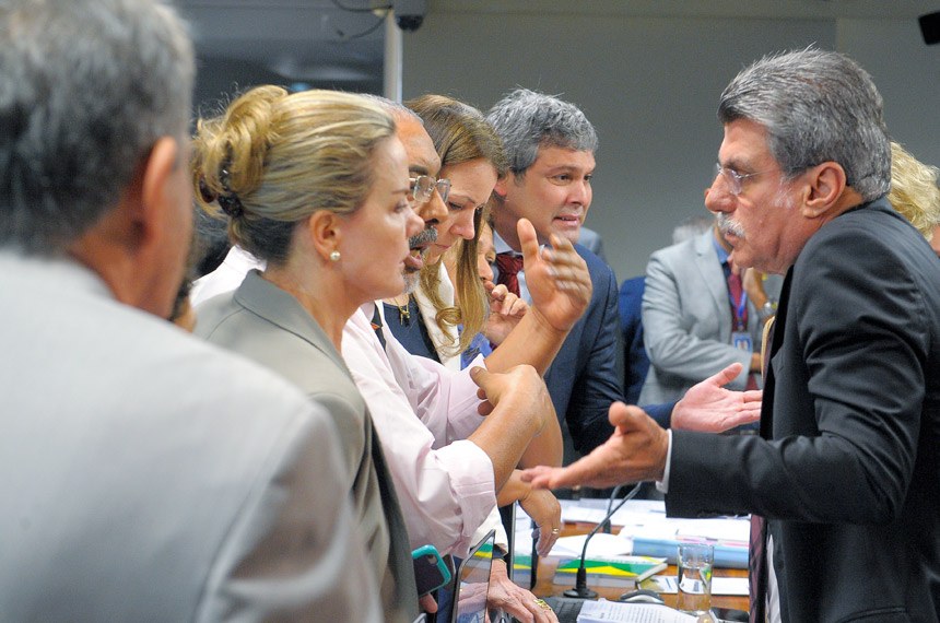 Acordo político entre oposição e governo define calendário de votações da reforma trabalhista