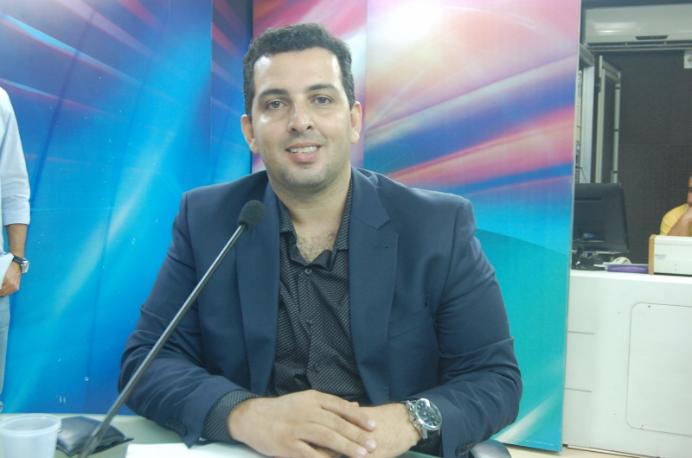 Vereador Johni Rocha quer transporte gratuito para estudantes universitários de Sapé