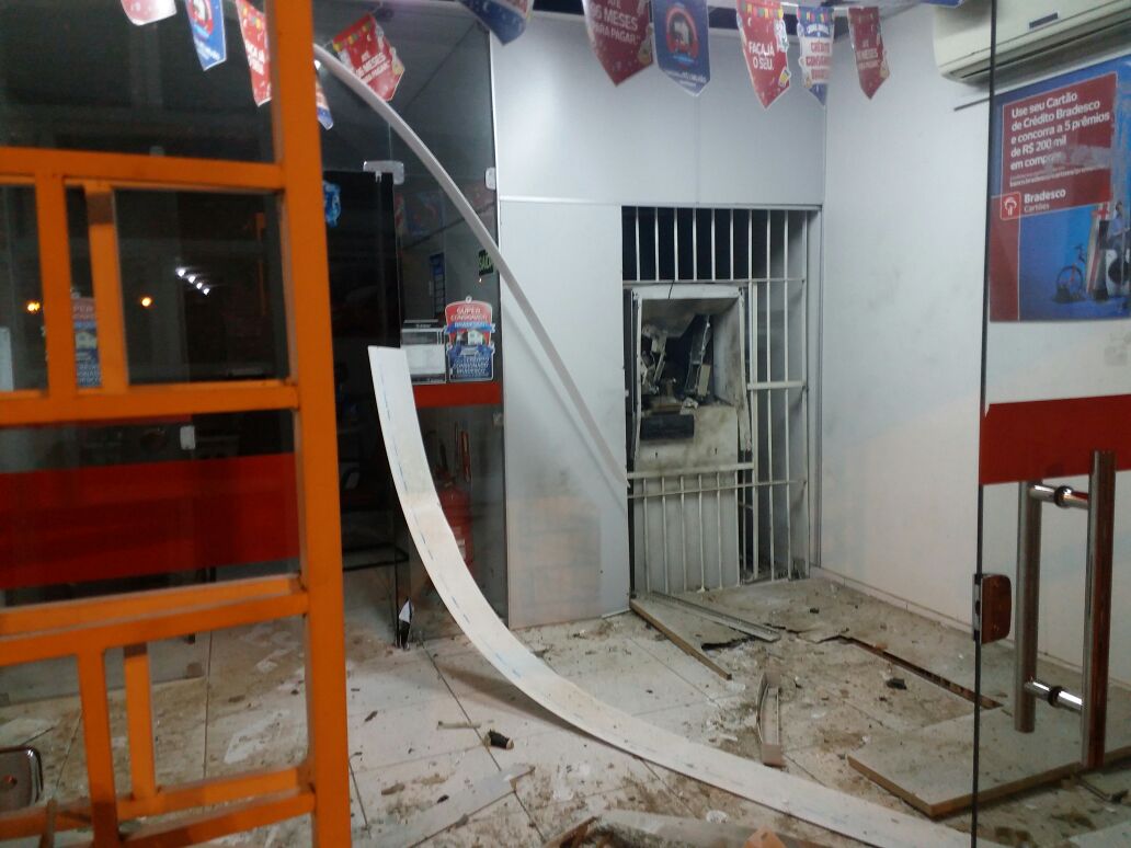 Bando explode Bradesco e Agências dos Correios em Malta (PB)
