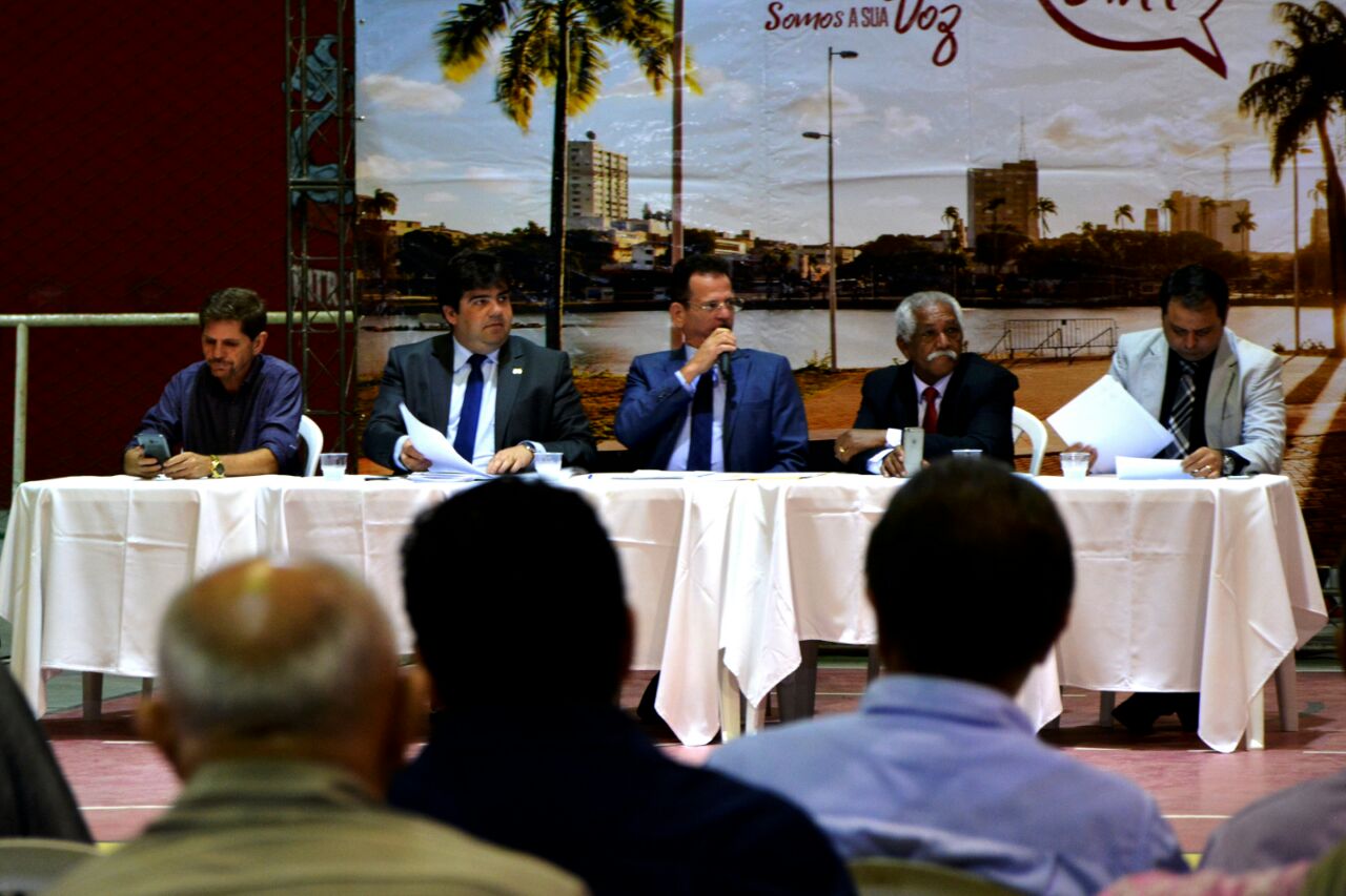 Treze vereadores da CMJP participam do projeto "Câmara no Seu Bairro", no Valentina