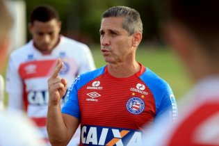 DEGOLA: Diretoria do Bahia demite técnico Jorginho após derrota para o Sport