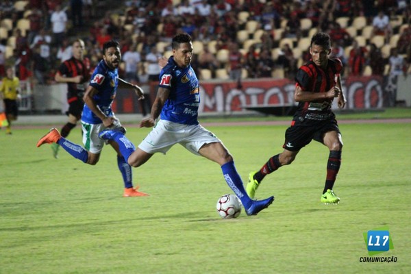 Salgueiro vence o Moto, no Castelão, emplaca três vitórias seguidas e tira o Botafogo-PB do G4