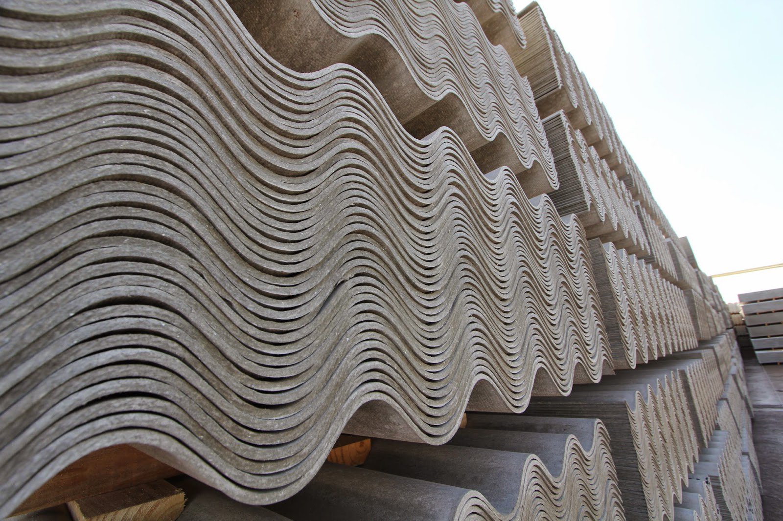 STF encerra julgamento sem votos para barrar amianto no Brasil