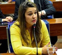 Camila cobra contratação de concursados da PM e critica MP que cria Guarda Militar Temporária