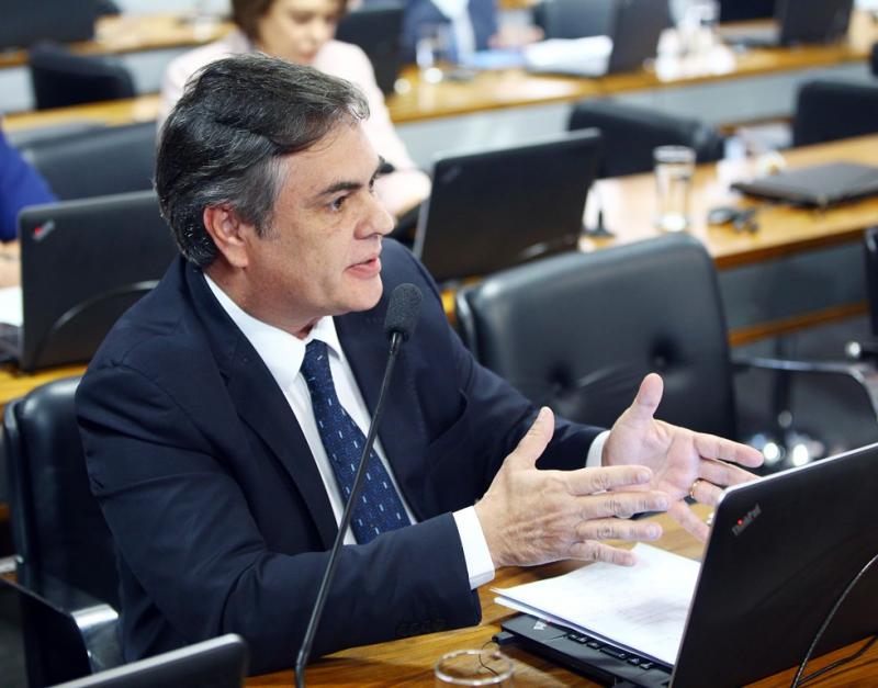 CCJ do Senado aprova projeto de Cássio que criminaliza violação de direitos de advogados