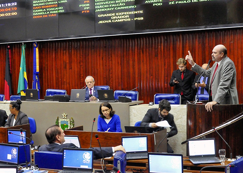 TRANSPOSIÇÃO; Jeová Campos cobra empenho da bancada federal e recursos para a construção do ramal do rio Piancó