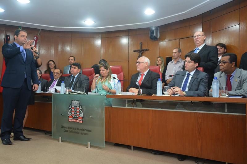 Câmara de João Pessoa empossa suplente de vereador Marmuthe Cavalcanti