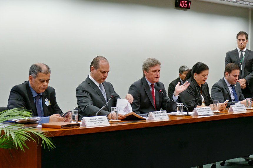 Comissão da Câmara aprova PEC que eleva o piso dos agentes de saúde