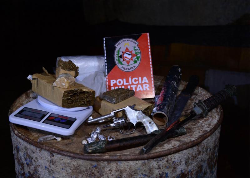 Polícia prende mais de 80 suspeitos e apreende 36 armas de fogo, cocaína  e recupera carros roubados em várias cidades da PB