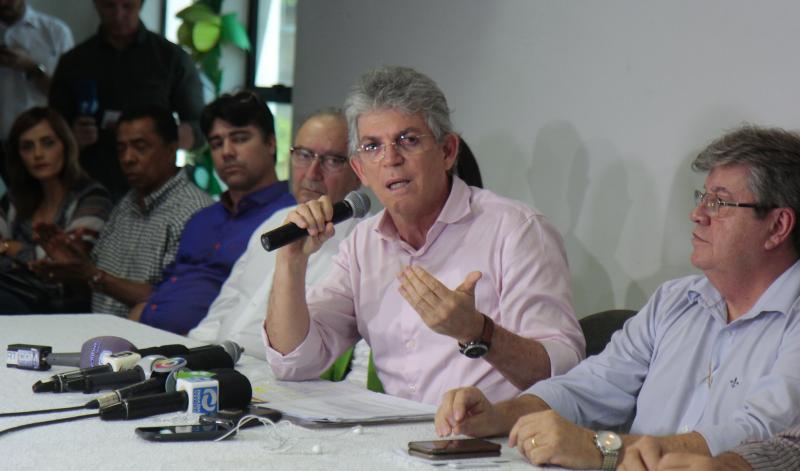 Governador Ricardo antecipa data para o fim do racionamento de água em CG