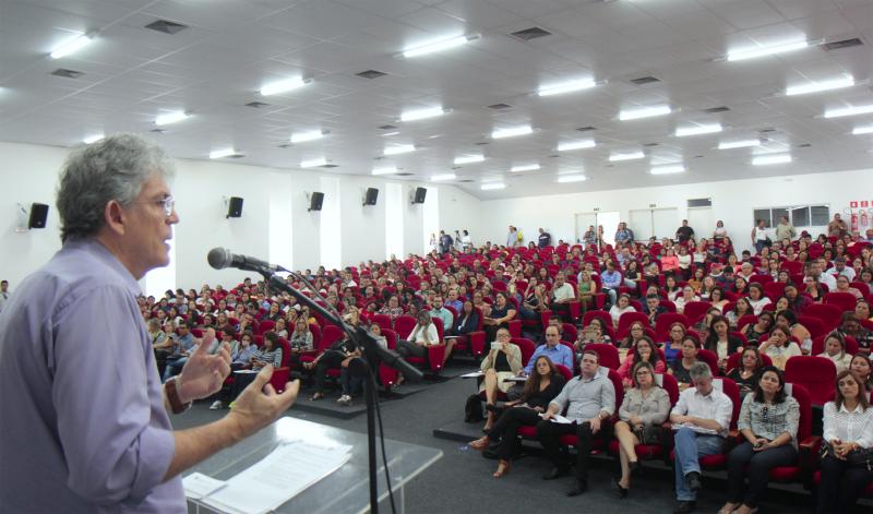 Ricardo lança em Mangabeira Portal e Programa de Desenvolvimento Profissional do Soma