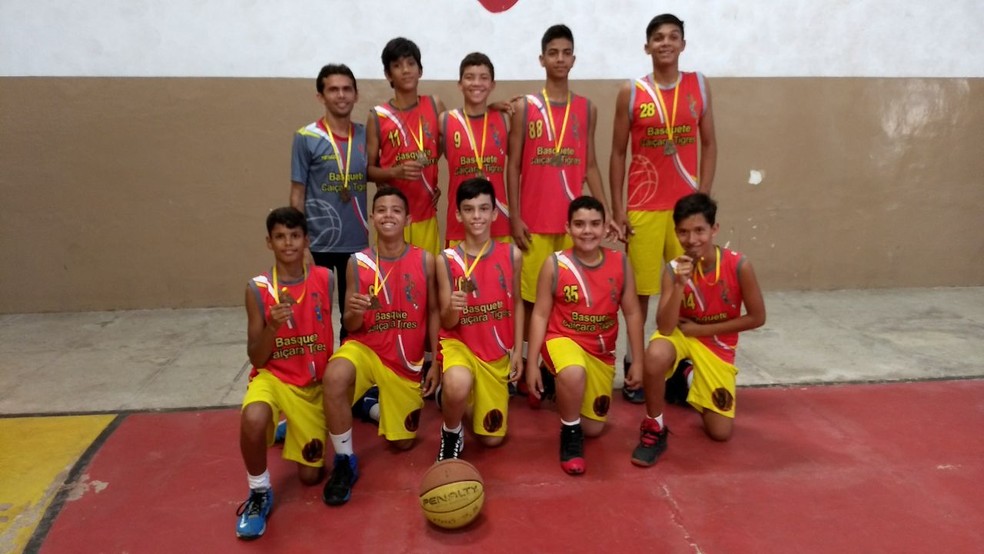 Governo da Paraíba anuncia compra de passagens aéreas para time de basquete de Caiçara participar de jogos escolares em Curitiba