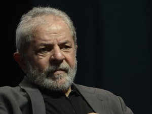 Lula já admite que poderá ser preso e diz que adversários terão de 'arcar com preço' de sua prisão