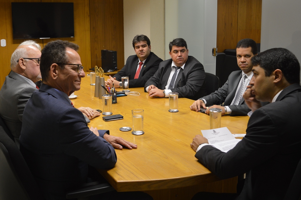 Presidente Marcos Vinicius reúne lideres de bancadas para definir pauta de abertura dos trabalhos legislativos de 2018 que acontece nesta terça