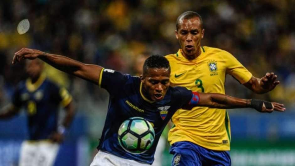 Contusão leva Tite a tirar zagueiro Miranda da seleção brasileira