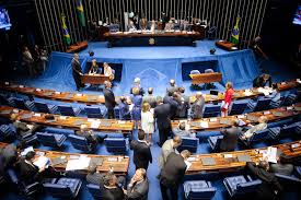 Senado aprova criação de fundo partidário para bancar campanhas com recursos públicos