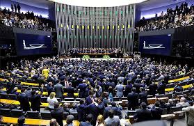 Câmara Federal convoca sessão para adiantar votações em semana de feriado