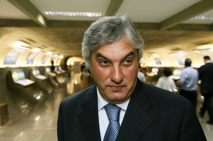 Cassado pelo Senado, por obstrução de Justiça, Delcídio diz que foi ‘boi de piranha’