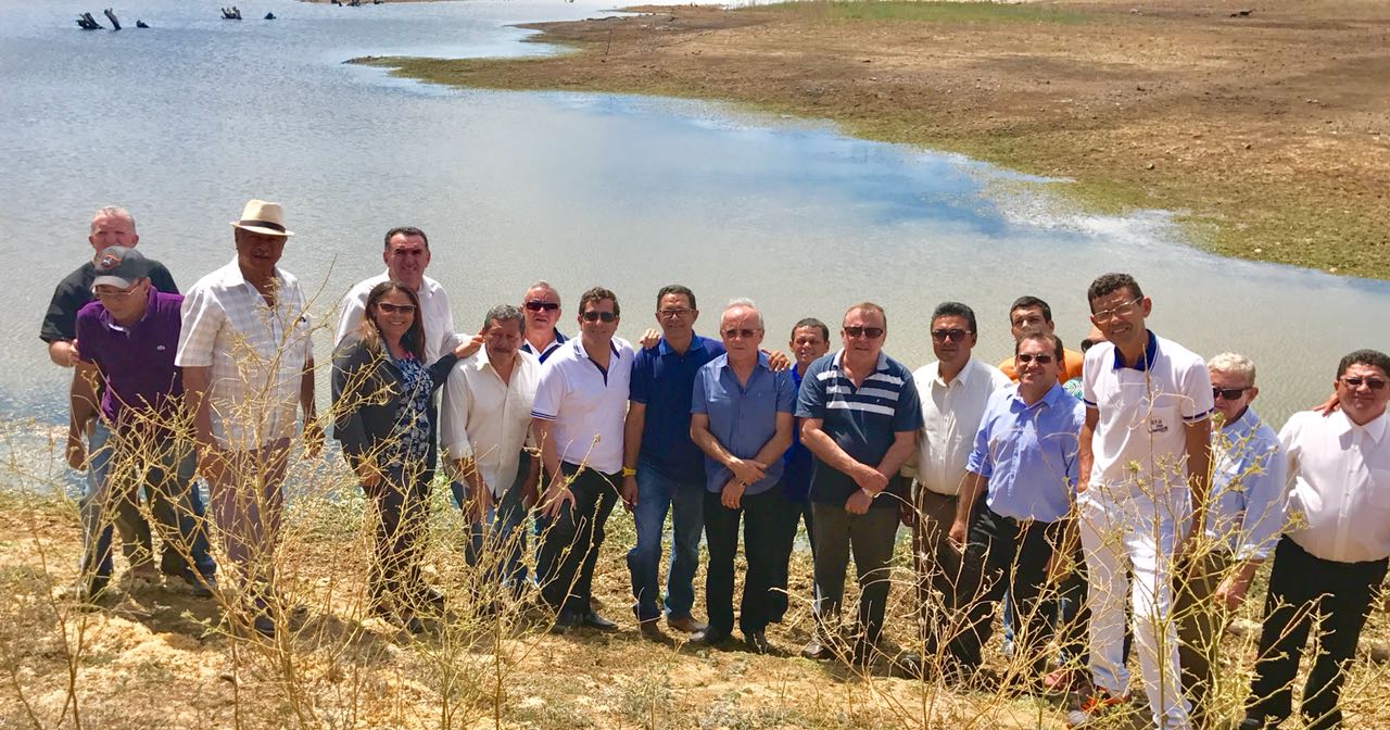 Presidente Gervásio comemora anúncio de ordem de serviço para construção de adutora em Emas
