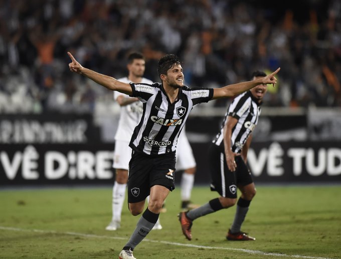 Botafogo derrota o Corinthians, e líder vê rivais a 6 pontos de distância