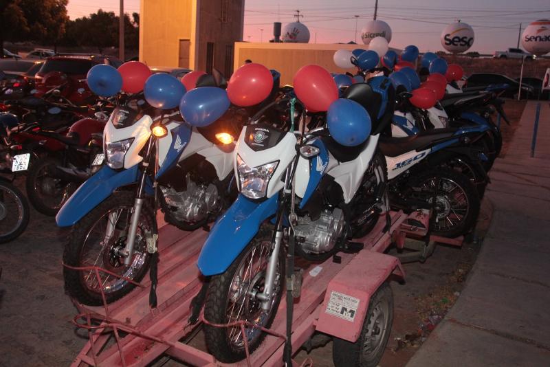 Ricardo Coutinho libera mais de R$ 1 milhão em créditos e entrega motos para empreendedores de cidades do Sertão