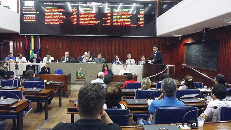 Audiência pública na ALPB foi um grito de alerta  contra o desmonte do ensino público no país, afirma Jeová Campos