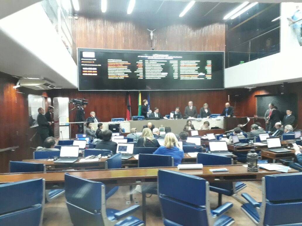 Assembleia rejeita propostas orçamentárias do TJ e MP, antecipa votação e aprova LOA 2018