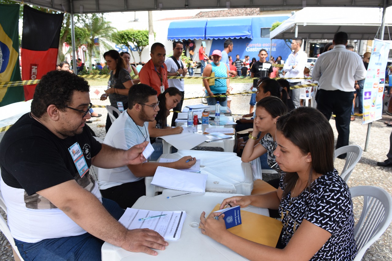Câmara dos Diretores Lojistas realiza I Feirão de Empregos e Estágios aquece o comércio em Santa Rita