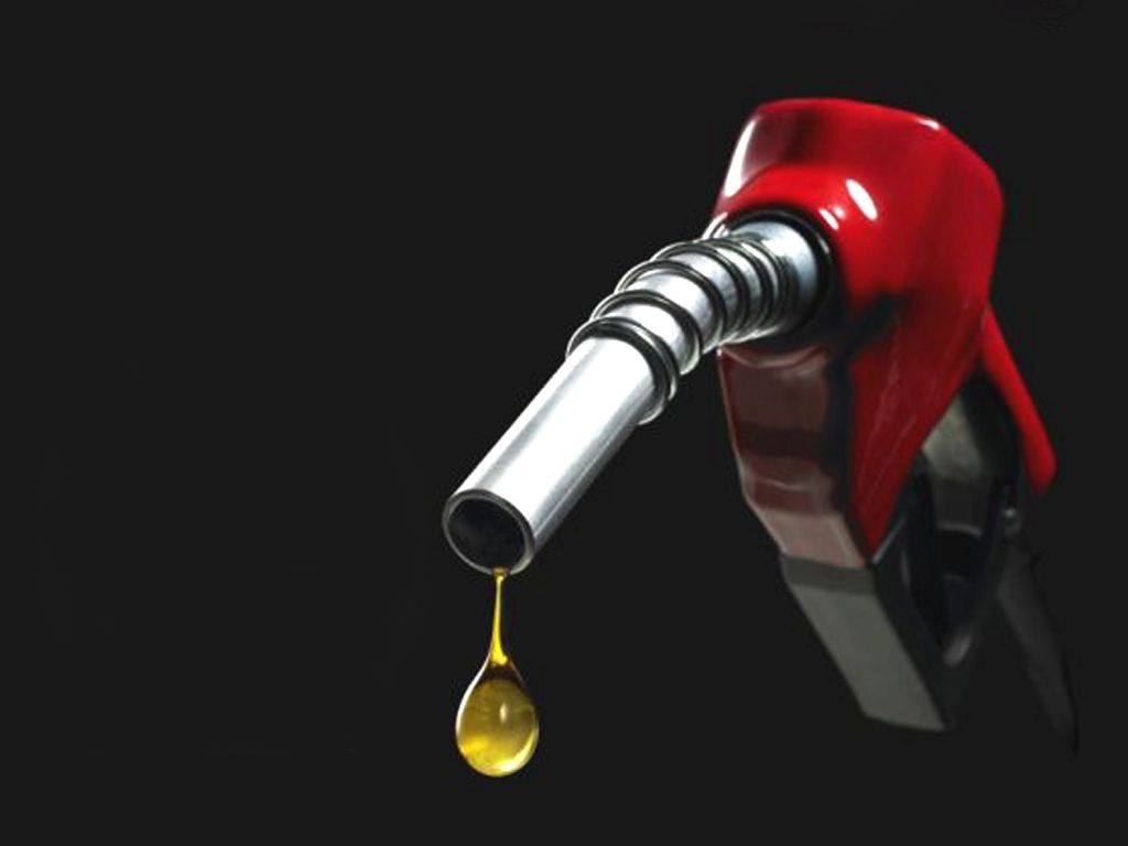 Derrota do consumidor: Fazenda anuncia reoneração de combustíveis em vitória para Haddad; consumidor vai pagar mais pela gasolina e o alcool