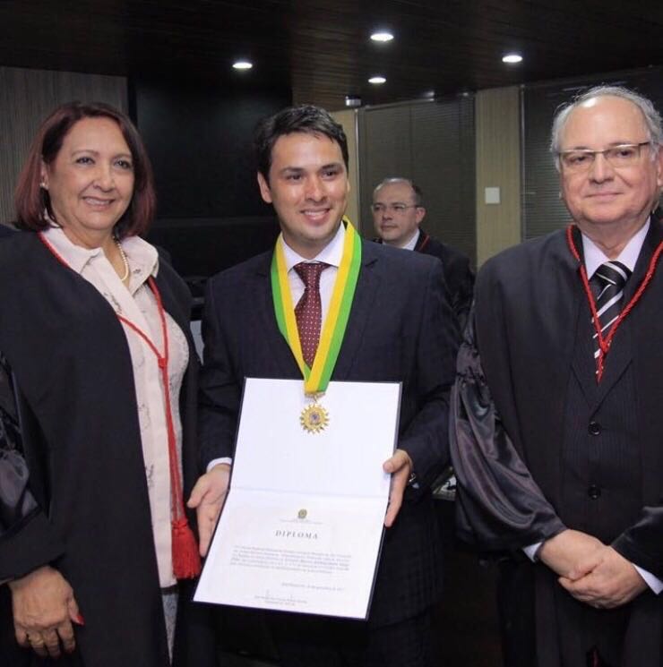 Advogado Marcos Souto Maior Filho é homenageado com a mais alta comenda do TRE-PB