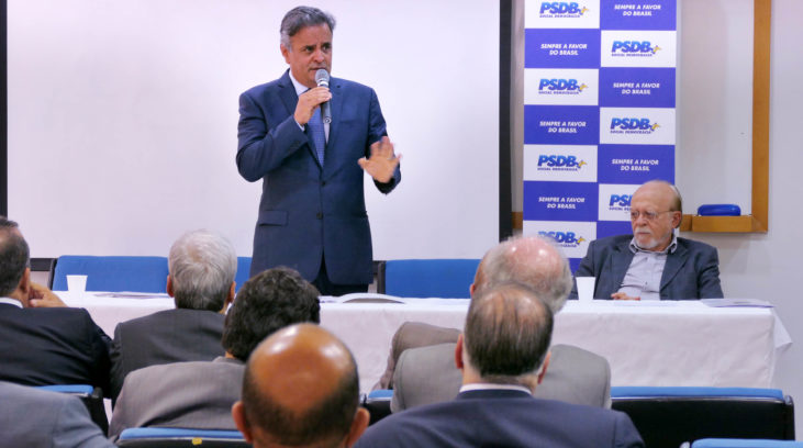 Senador Aécio Neves fala durante reunião da executiva do PSDB para debater sobre a Reforma da Previdência. Ao seu lado o presidente do partido, Alberto Goldman. Brasília, 06/12/2017 - Foto Orlando Brito