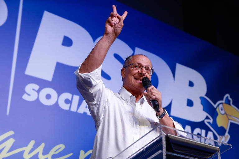 Alckmin ataca Lula em 1º discurso após ser eleito presidente do PSDB