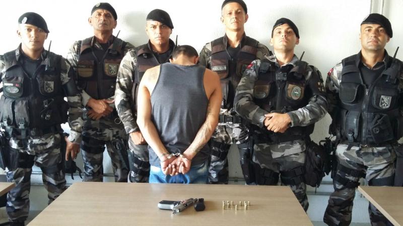 Polícia prende suspeito por porte ilegal de armas no Funcionários I