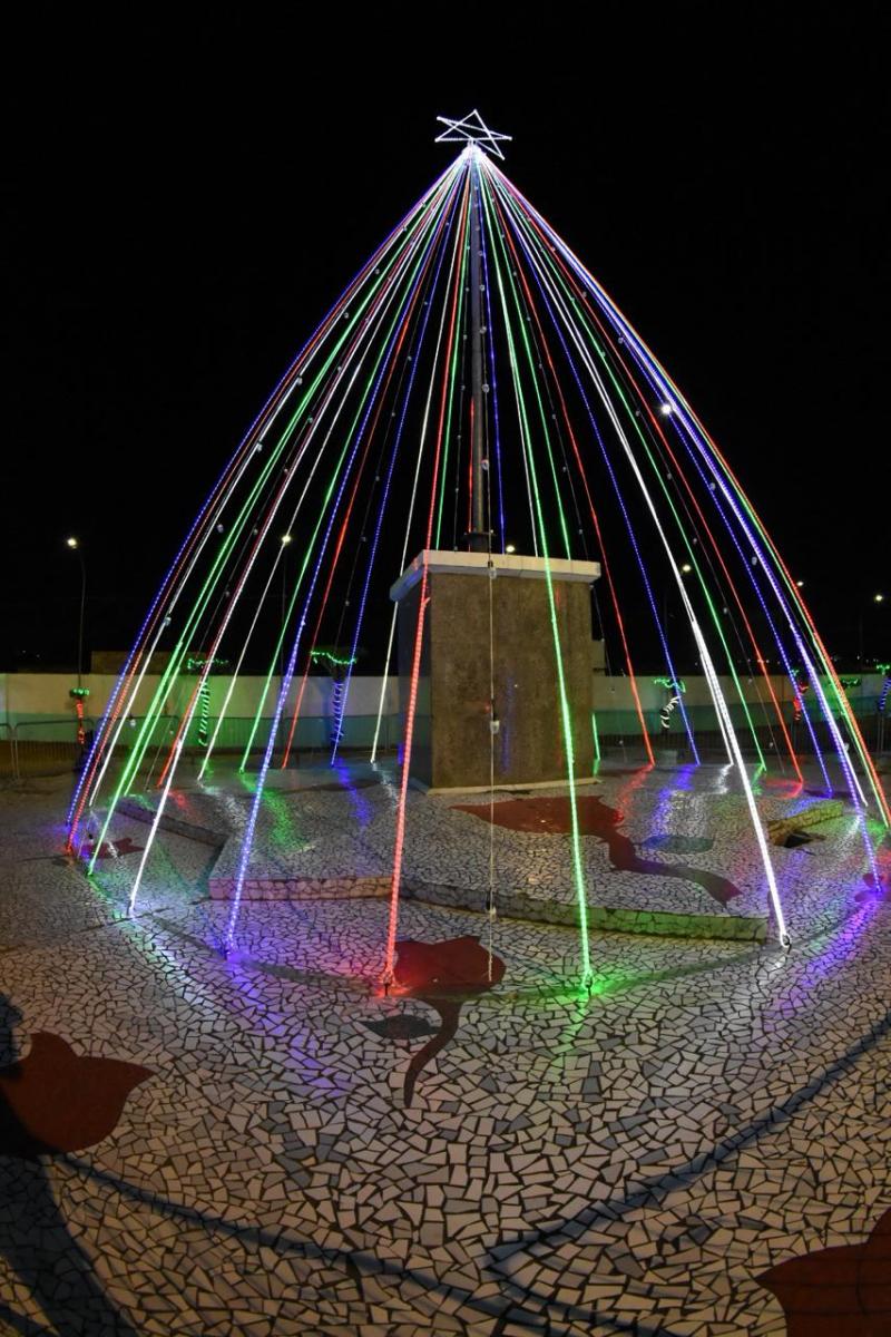 Prefeito Panta  abre programação natalina de Santa Rita  com decoração e apresentações culturais