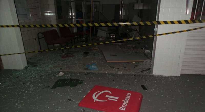 Bandidos explodem agência bancária do Bradesco em Baía da Traição