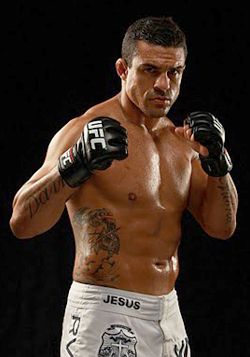 Belfort chora ao ter luta cancelada após Uriah Hall ter convulsão