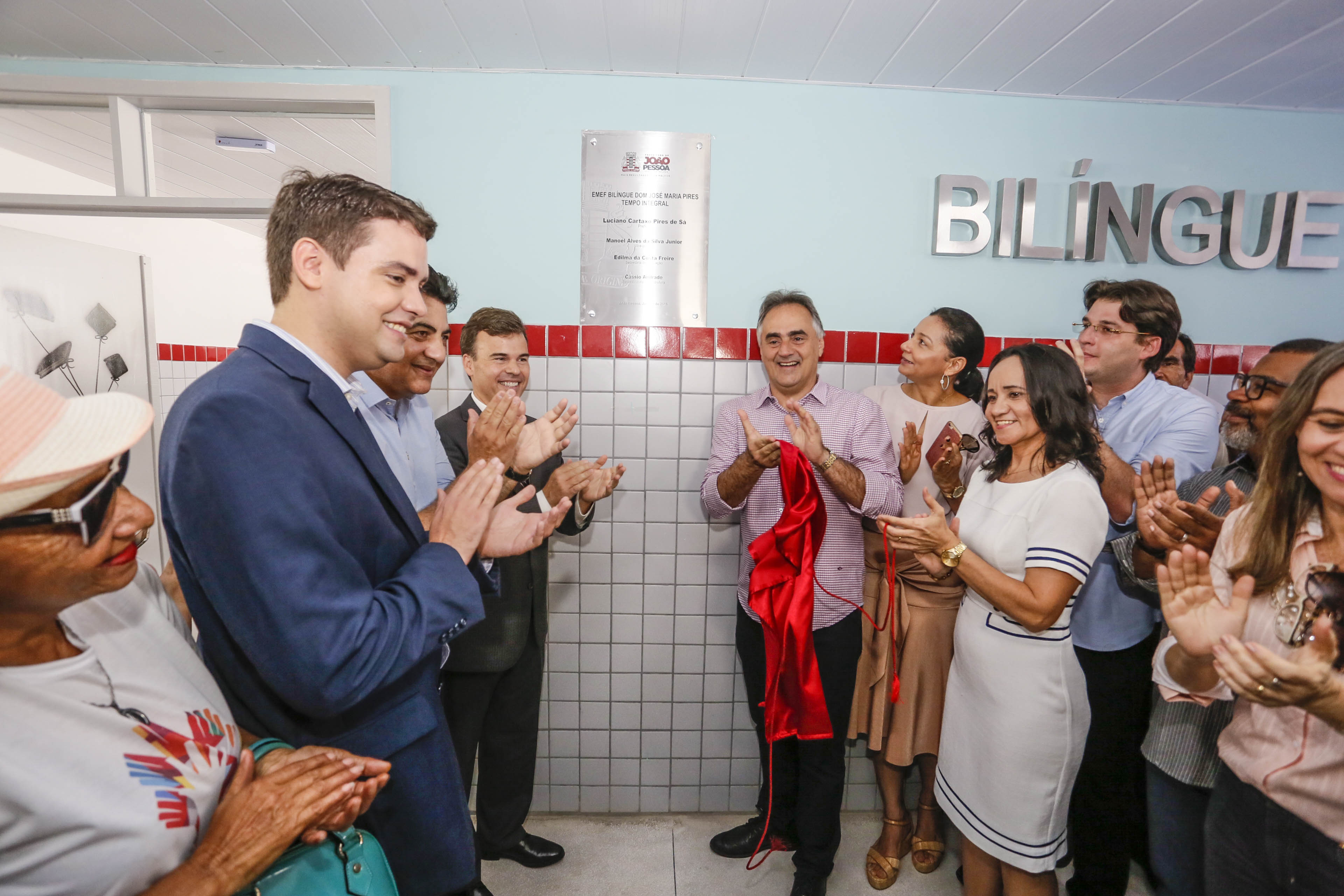 Prefeito Luciano entrega primeira Escola Bilíngue da rede pública de João Pessoa