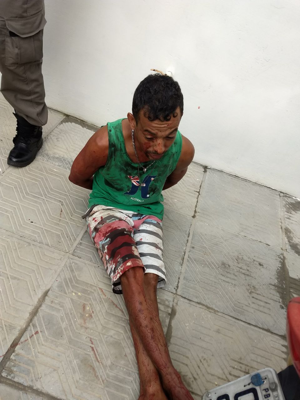 Polícia prende em flagrante homem que confessou ter matado a mulher com 28 facadas, em Santa Rita