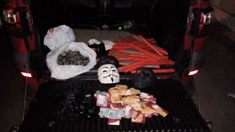 Polícia encontra carro que pode ter sido usado em ação contra banco na PB