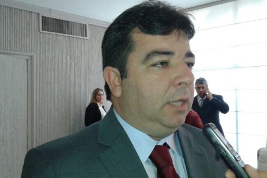 Deputado Arthur Filho deixa o PRTB, mas continua na base do governador Ricardo