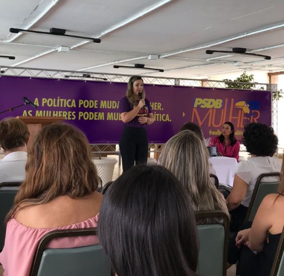 Deputada Camila defende maior participação das mulheres e cobra respeito e igualdade de oportunidades