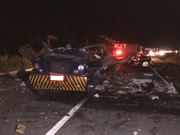 INSEGURANÇA: Bando explode carro forte na BR 230 no acesso a Pedras de Fogo