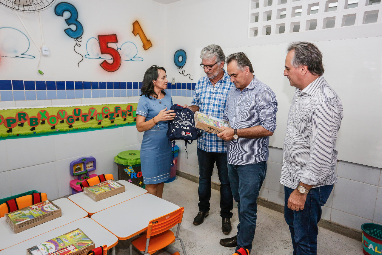 Focado na gestão, prefeito Luciano entrega 56º creche no bairro das Trincheiras
