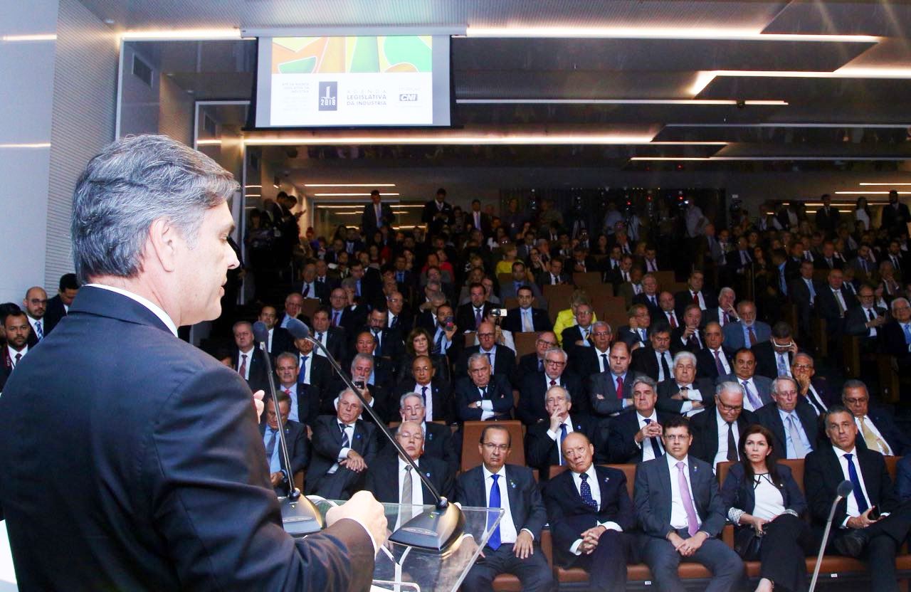“Defender a indústria brasileira é defender o país” afirma senador Cássio em evento promovido pela Confederação Nacional da Indústria